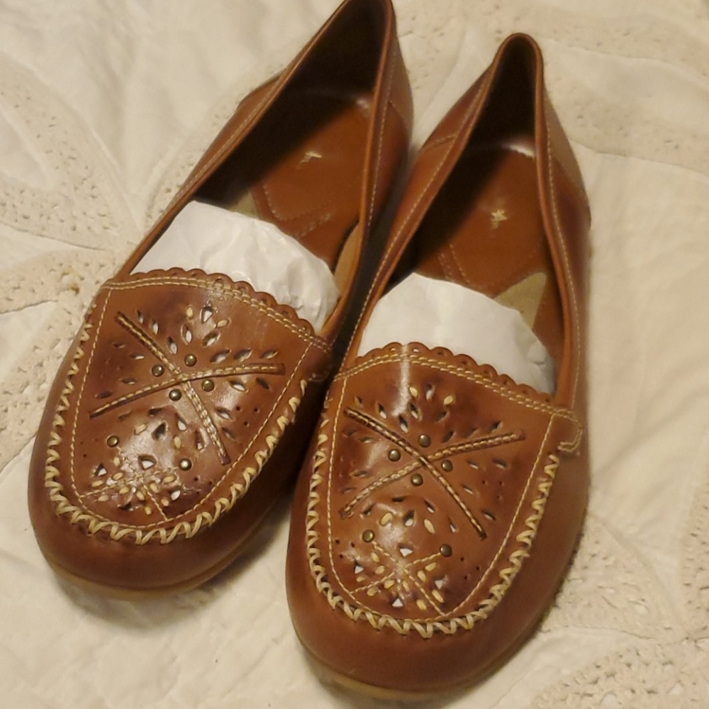 Thom McAn Leather loafers EUC size 10w sold out